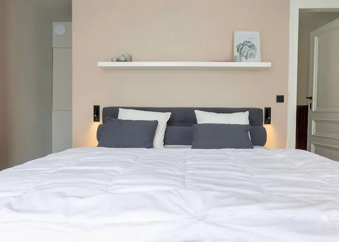 Francine * 奥斯滕德