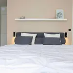 Francine * 奥斯滕德